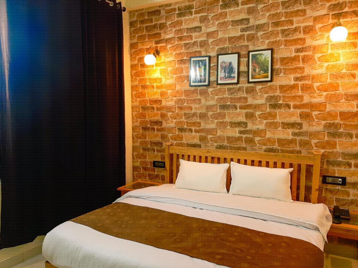 Hotel Oakland Landour Мусори Екстериор снимка